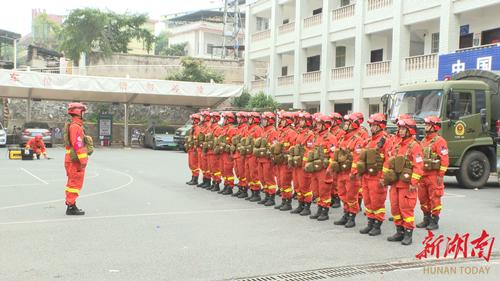 消防救援局湖南机动队伍筹备组：“双节”假期不松懈 执勤备战护平安(组图)
